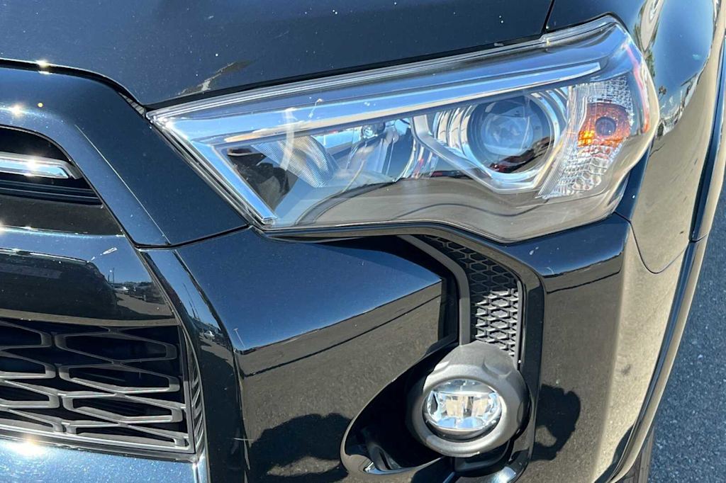 Thumbnail: 2023 Toyota 4Runner - 12