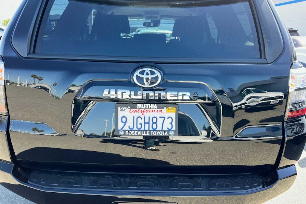 Thumbnail: 2023 Toyota 4Runner - 16