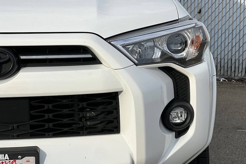 Thumbnail: 2023 Toyota 4Runner - 17