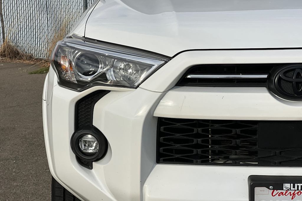 Thumbnail: 2023 Toyota 4Runner - 18