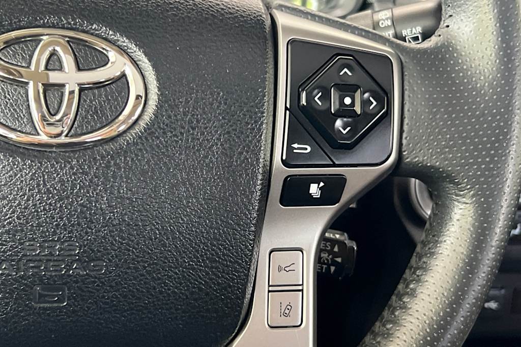 Thumbnail: 2022 Toyota 4Runner - 32