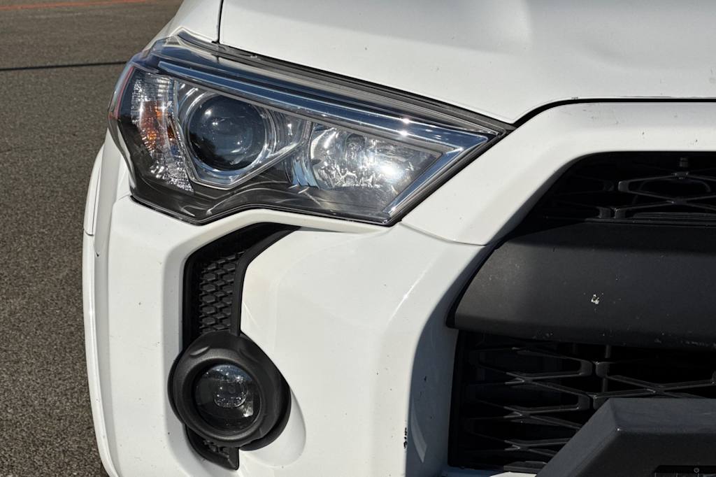 Thumbnail: 2023 Toyota 4Runner - 17