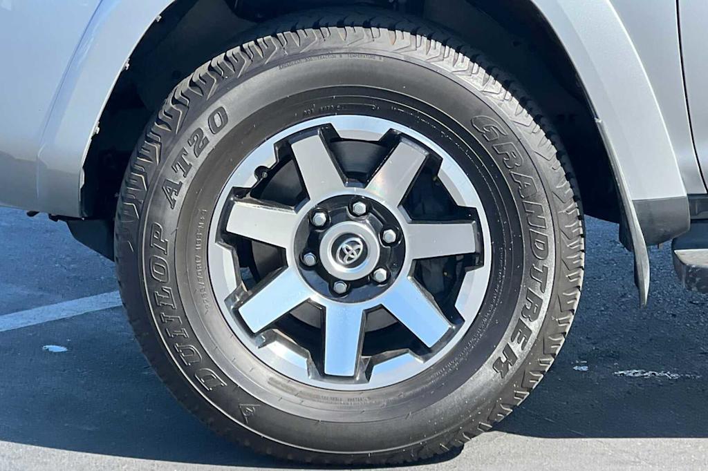 Thumbnail: 2023 Toyota 4Runner - 8