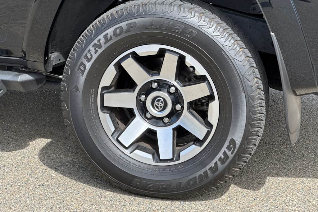Thumbnail: 2024 Toyota 4Runner - 25