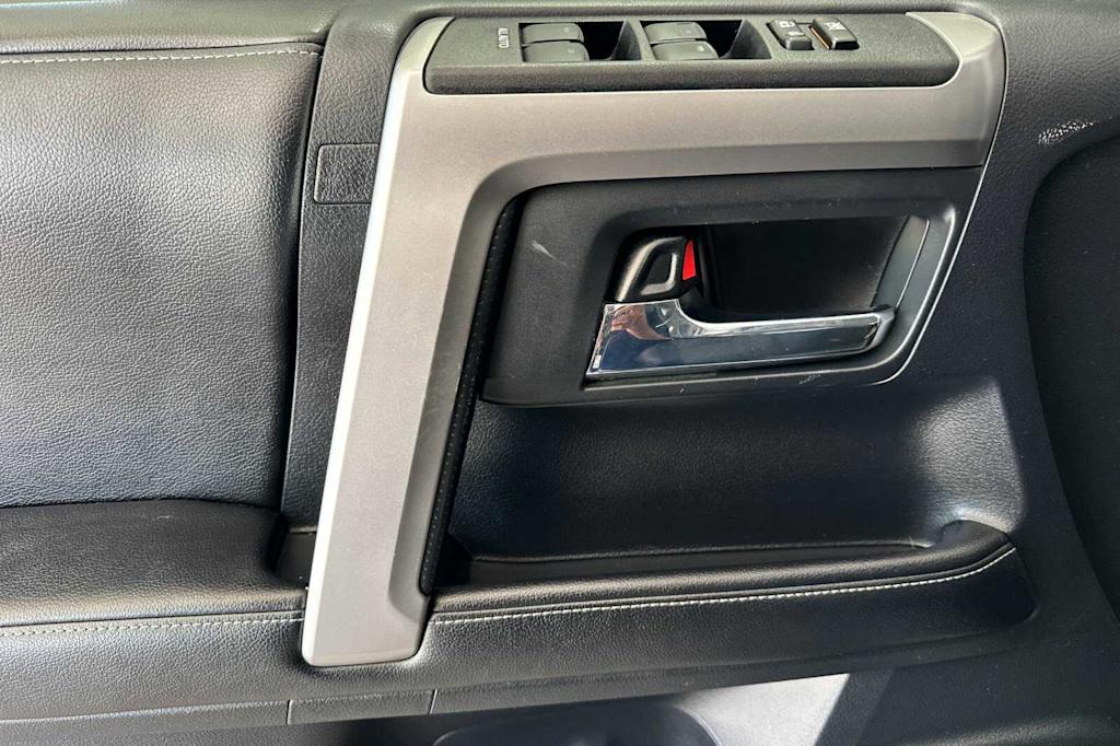 2015 Toyota 4Runner SR5 21