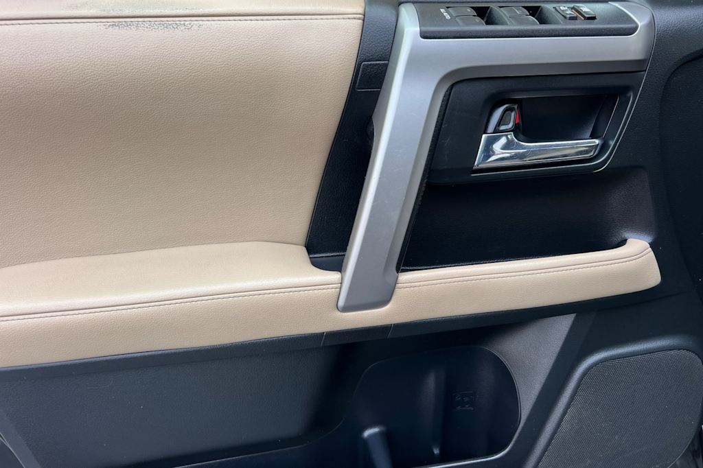 Thumbnail: 2016 Toyota 4Runner - 22