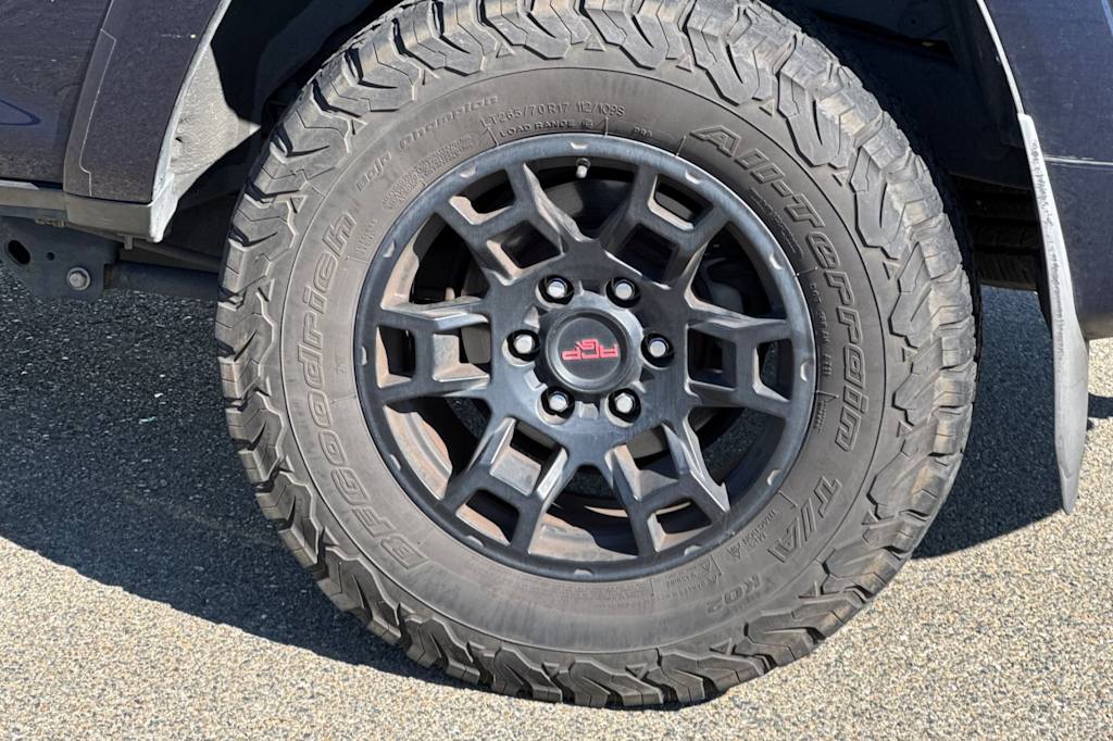 Thumbnail: 2014 Toyota 4Runner - 26