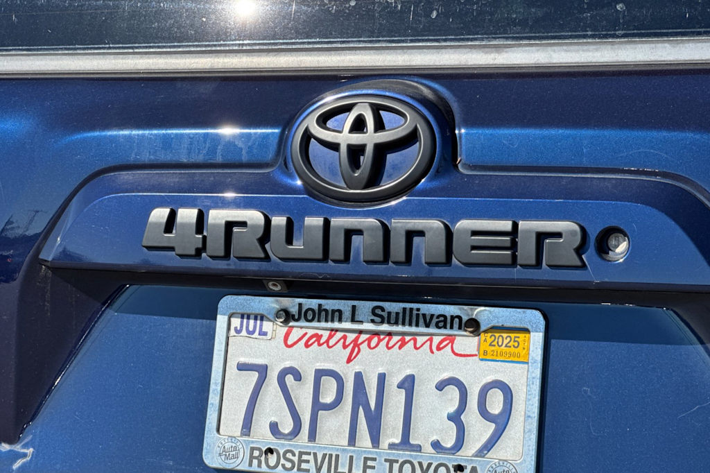 Thumbnail: 2014 Toyota 4Runner - 25