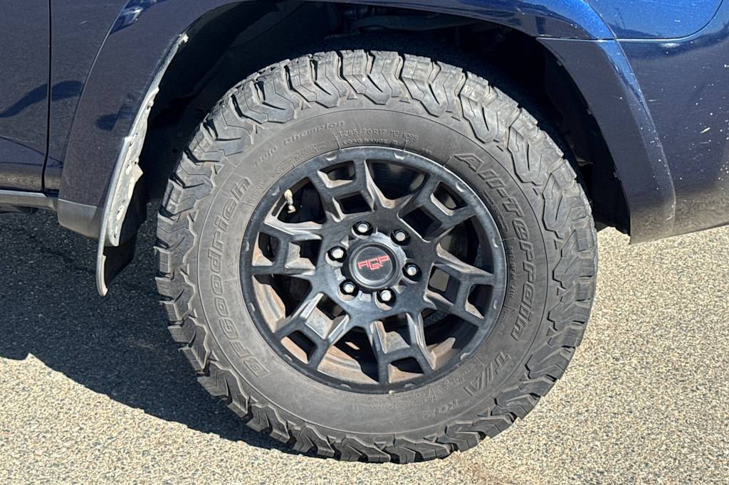 Thumbnail: 2014 Toyota 4Runner - 20