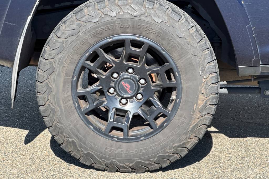 Thumbnail: 2014 Toyota 4Runner - 21