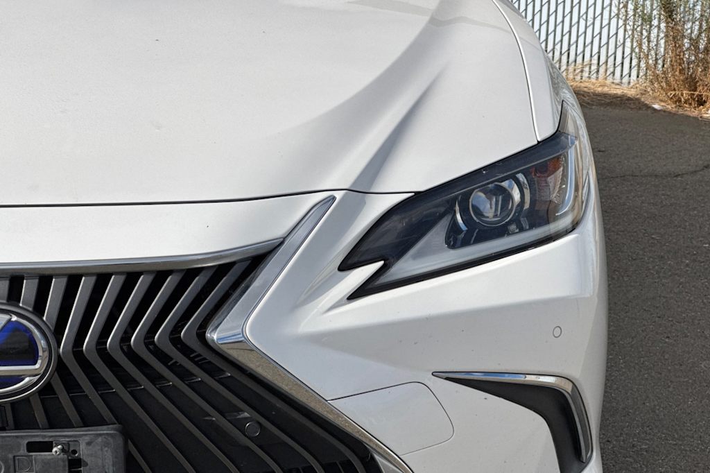 Thumbnail: 2019 Lexus ES - 16