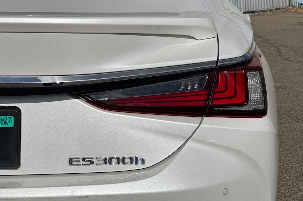 Thumbnail: 2019 Lexus ES - 22