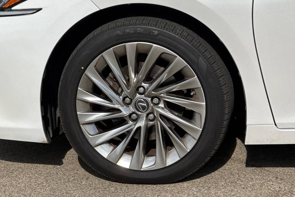 Thumbnail: 2019 Lexus ES - 7