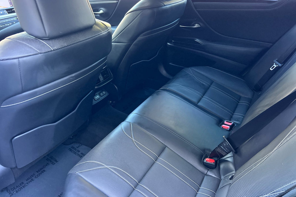 Thumbnail: 2019 Lexus ES - 9