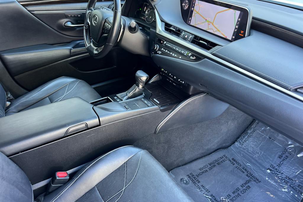 Thumbnail: 2019 Lexus ES - 11