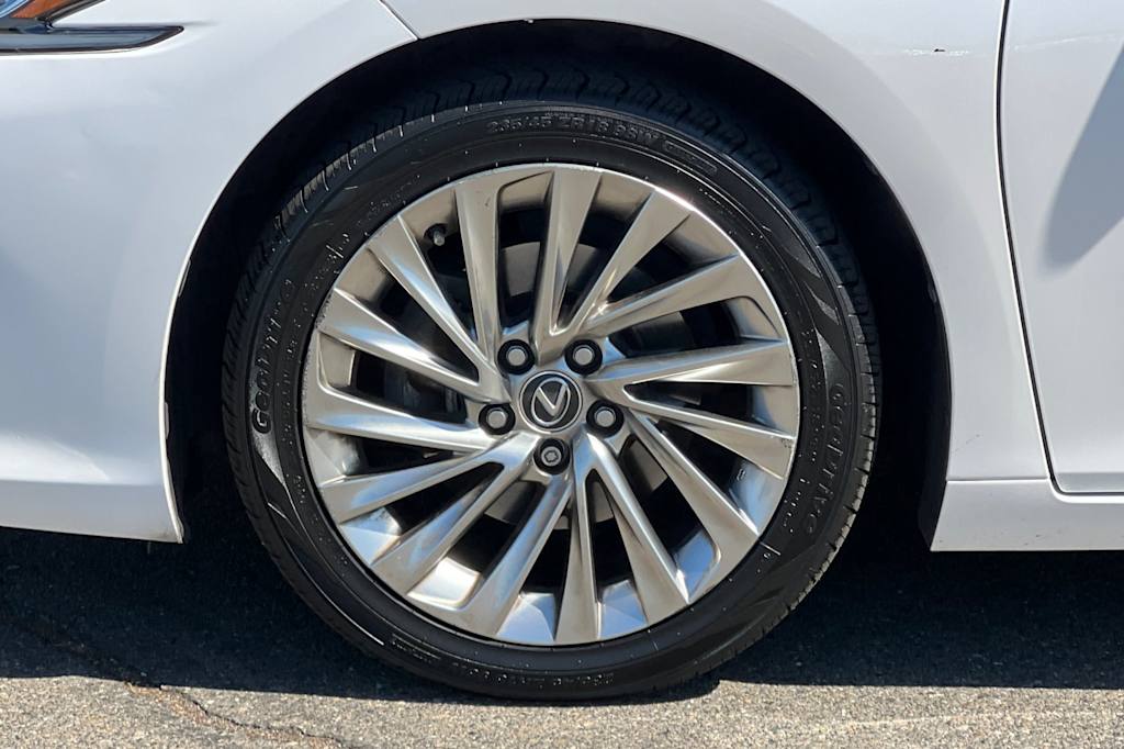 Thumbnail: 2019 Lexus ES - 7