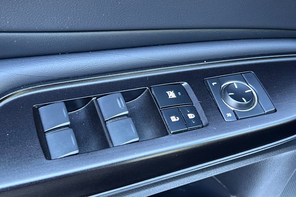 Thumbnail: 2019 Lexus ES - 20