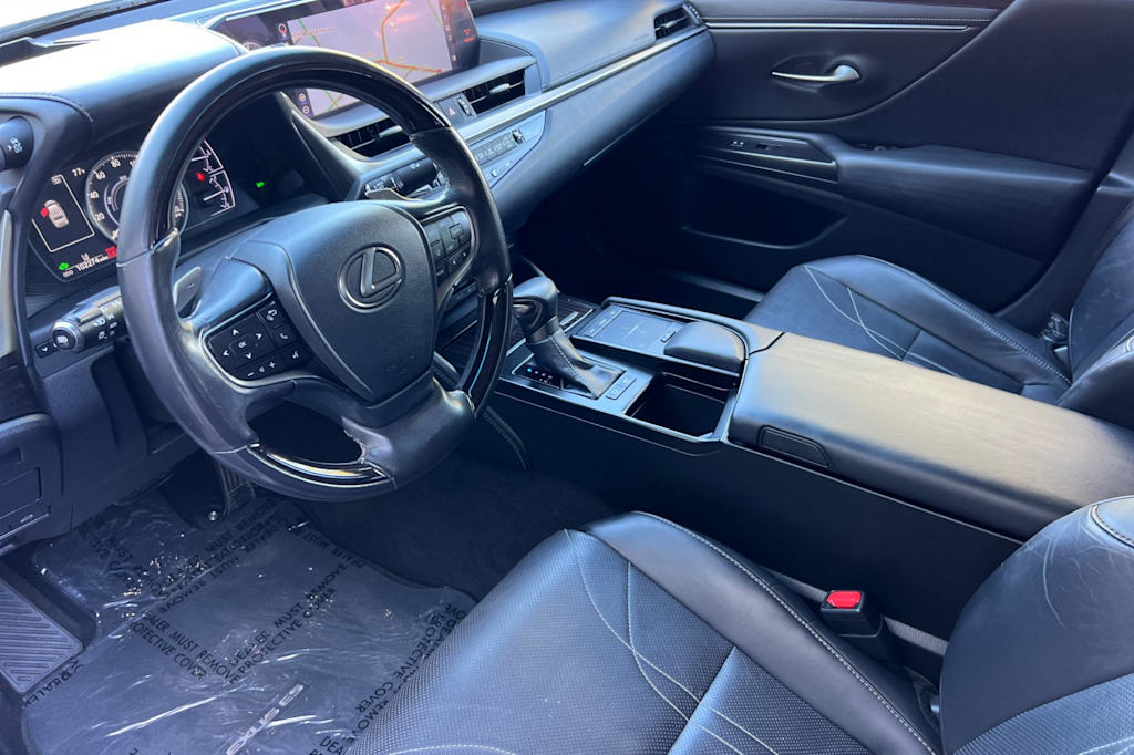 Thumbnail: 2019 Lexus ES - 8