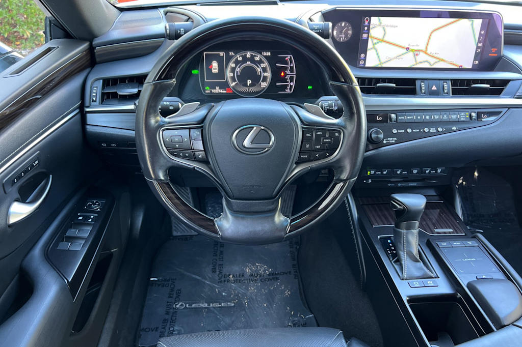 Thumbnail: 2019 Lexus ES - 10