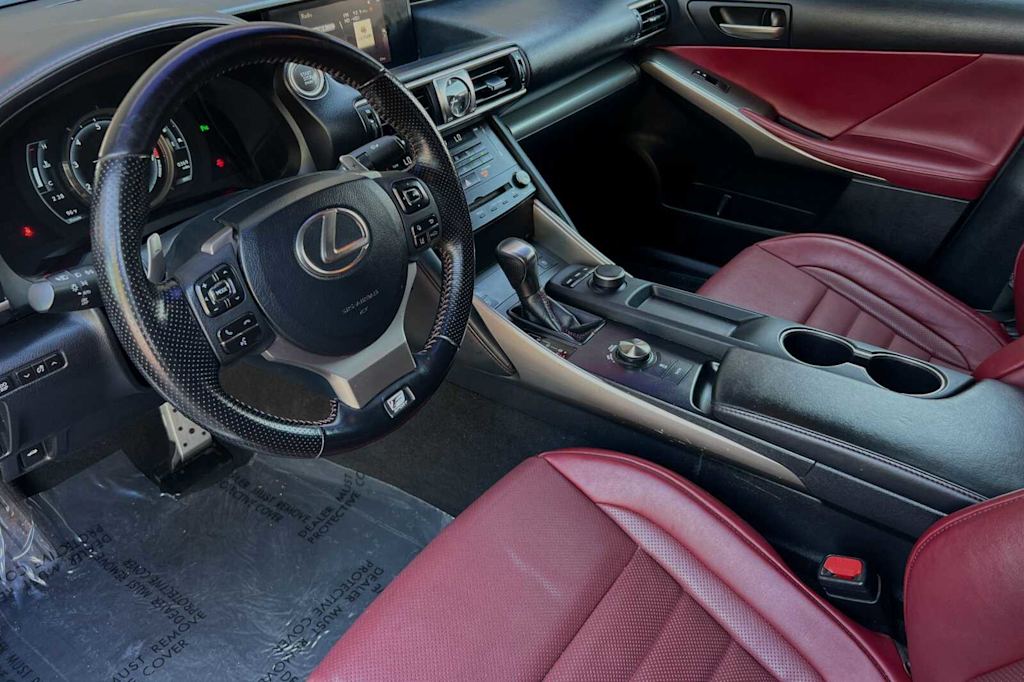 2018 Lexus IS 300 8