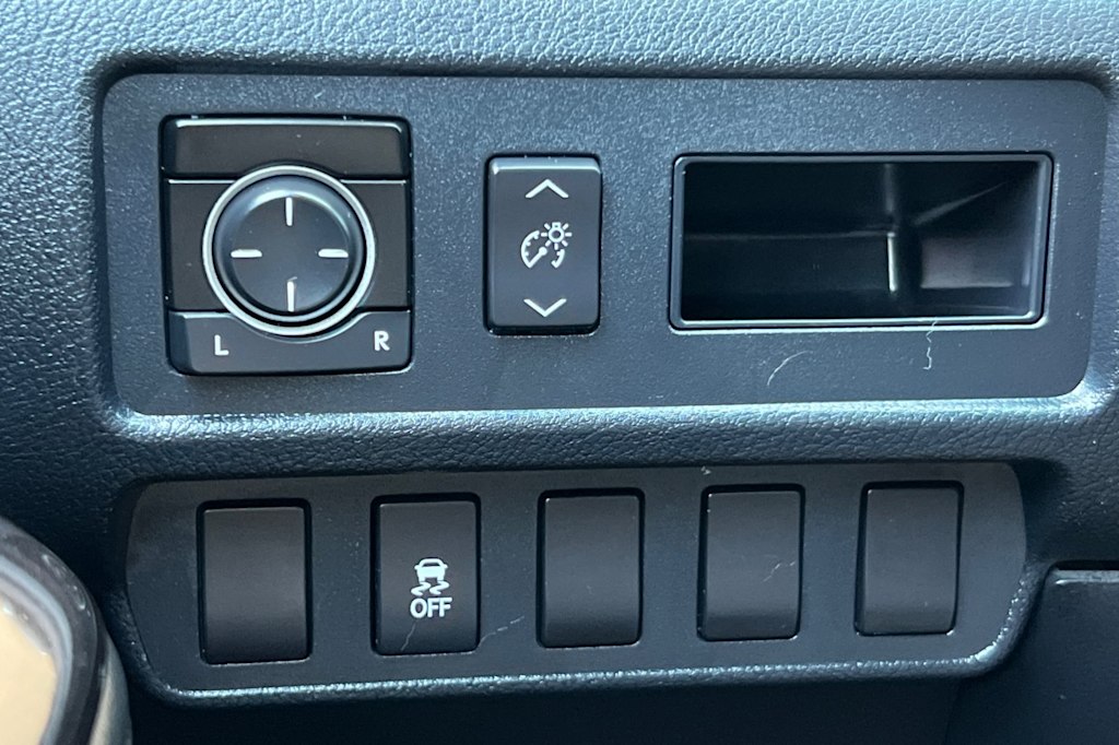 Thumbnail: 2010 Lexus HS - 32