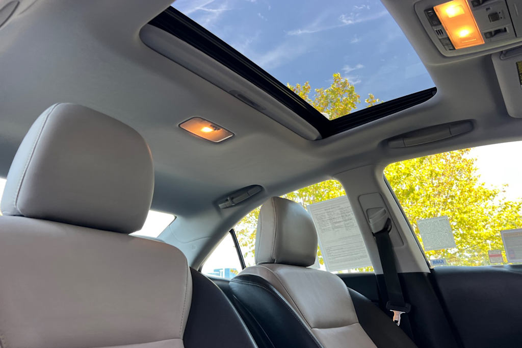 Thumbnail: 2010 Lexus HS - 22