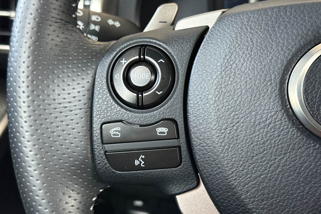 Thumbnail: 2014 Lexus IS - 29