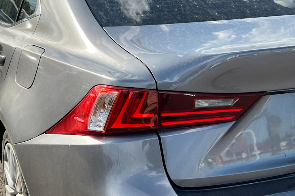 Thumbnail: 2015 Lexus IS - 21