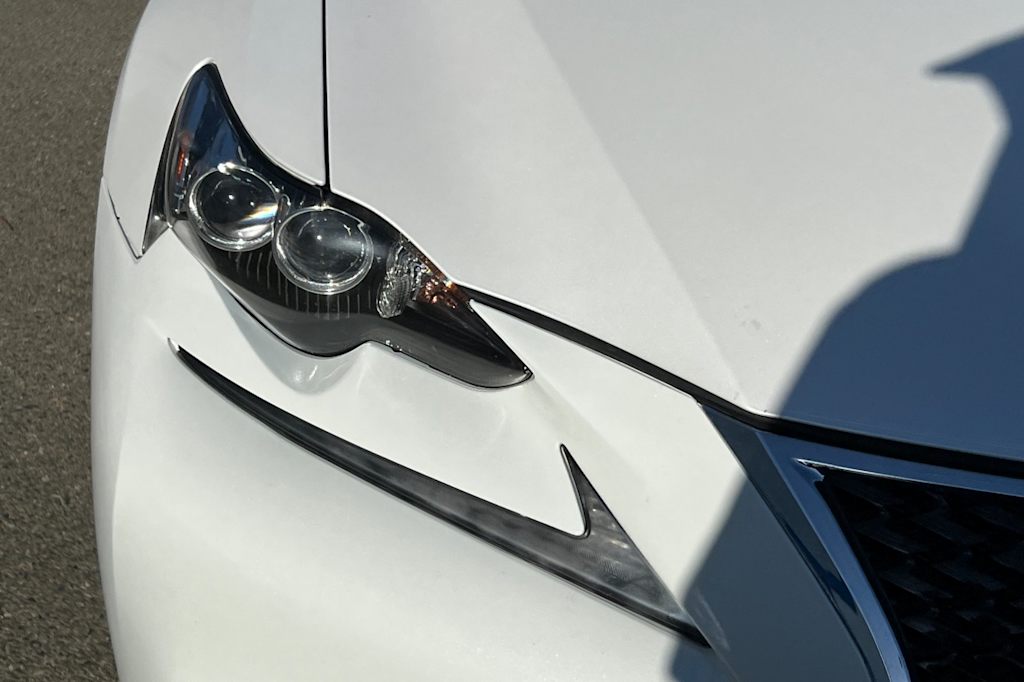 Thumbnail: 2015 Lexus IS - 15
