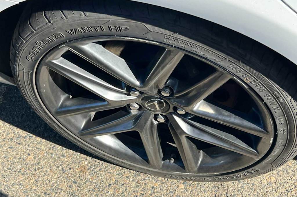 Thumbnail: 2015 Lexus IS - 15