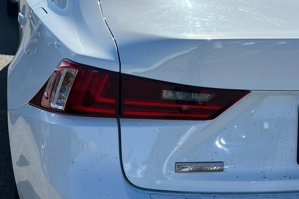 Thumbnail: 2015 Lexus IS - 16