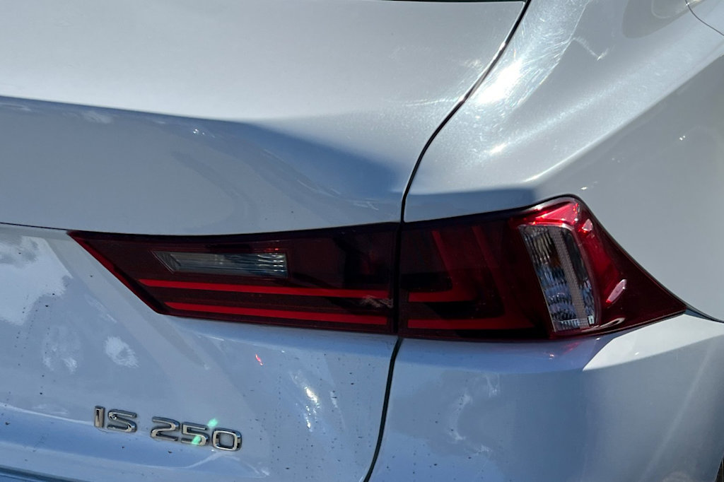 Thumbnail: 2015 Lexus IS - 18