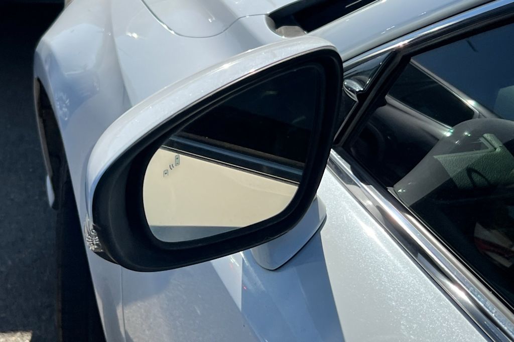 Thumbnail: 2015 Lexus IS - 21