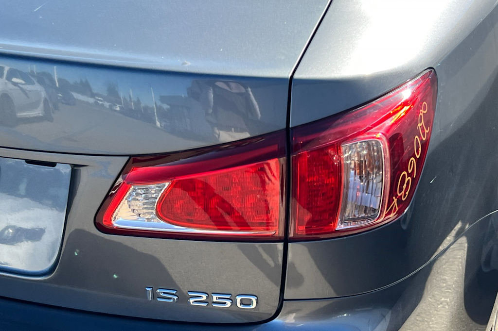 Thumbnail: 2012 Lexus IS - 20