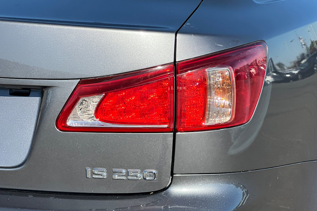 Thumbnail: 2012 Lexus IS - 31