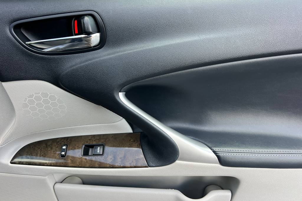 Thumbnail: 2012 Lexus IS - 23