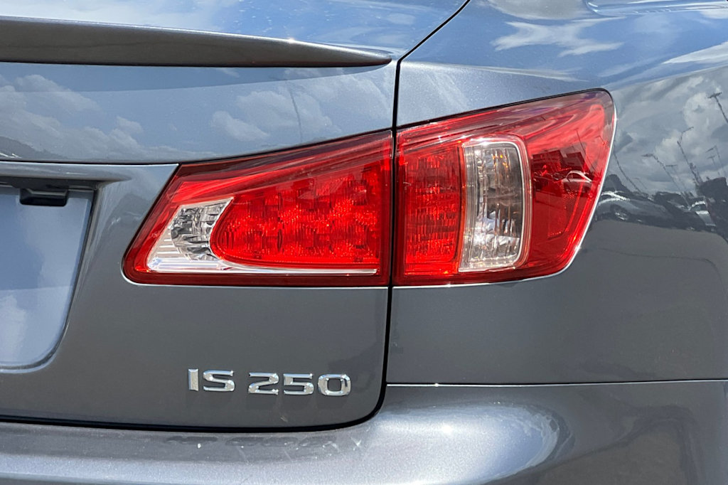Thumbnail: 2012 Lexus IS - 31