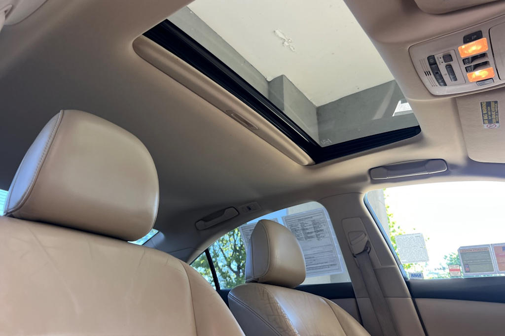 Thumbnail: 2011 Lexus ES - 22