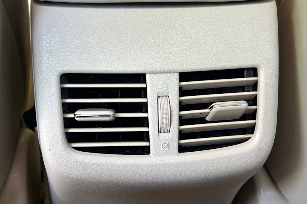 Thumbnail: 2011 Lexus ES - 21