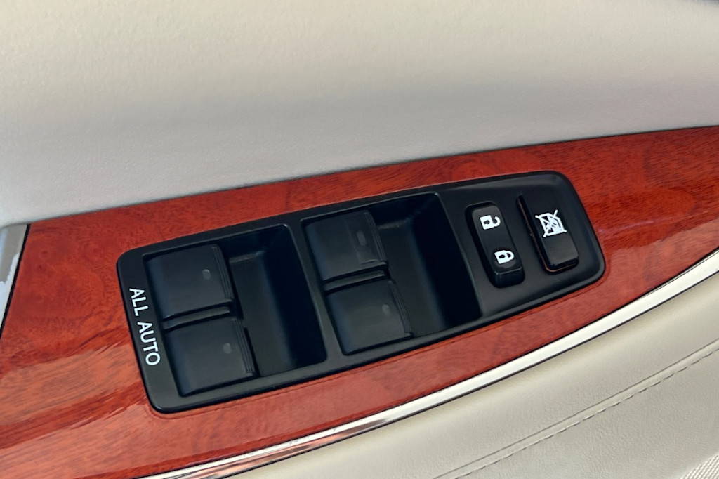 Thumbnail: 2011 Lexus ES - 20
