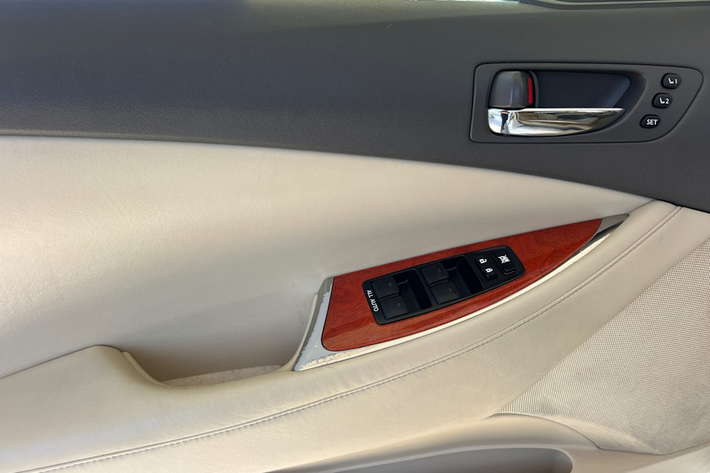 Thumbnail: 2011 Lexus ES - 19