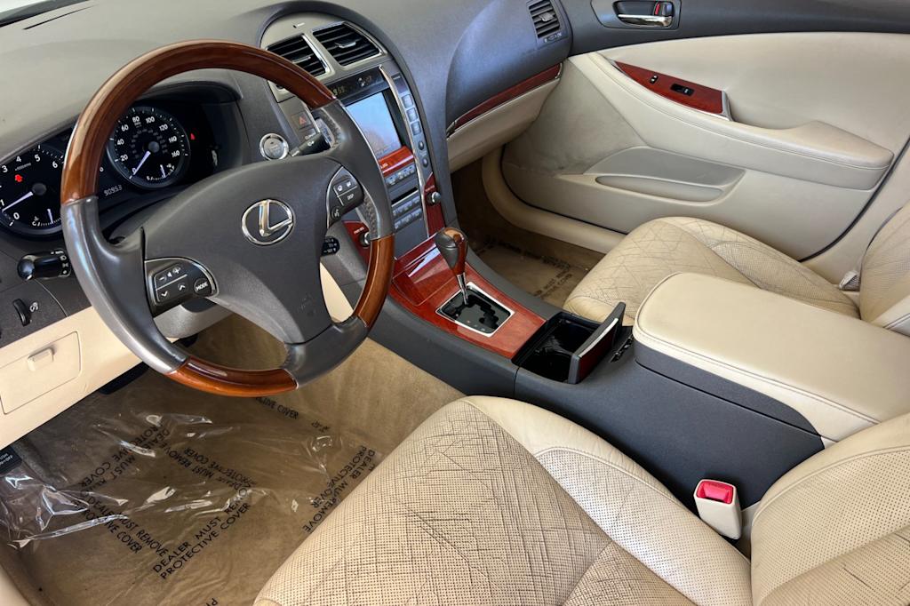 Thumbnail: 2011 Lexus ES - 8