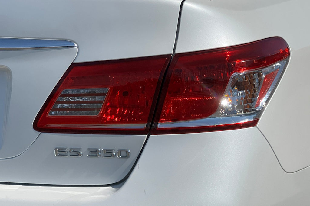 Thumbnail: 2011 Lexus ES - 32