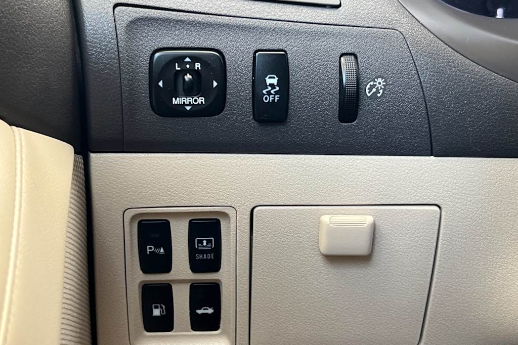 Thumbnail: 2011 Lexus ES - 31