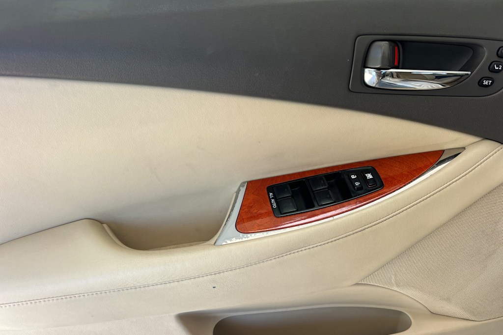 Thumbnail: 2010 Lexus ES - 19
