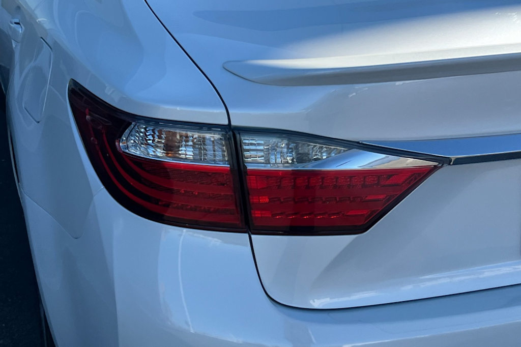 Thumbnail: 2014 Lexus ES - 20