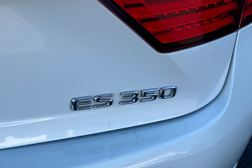 Thumbnail: 2014 Lexus ES - 21