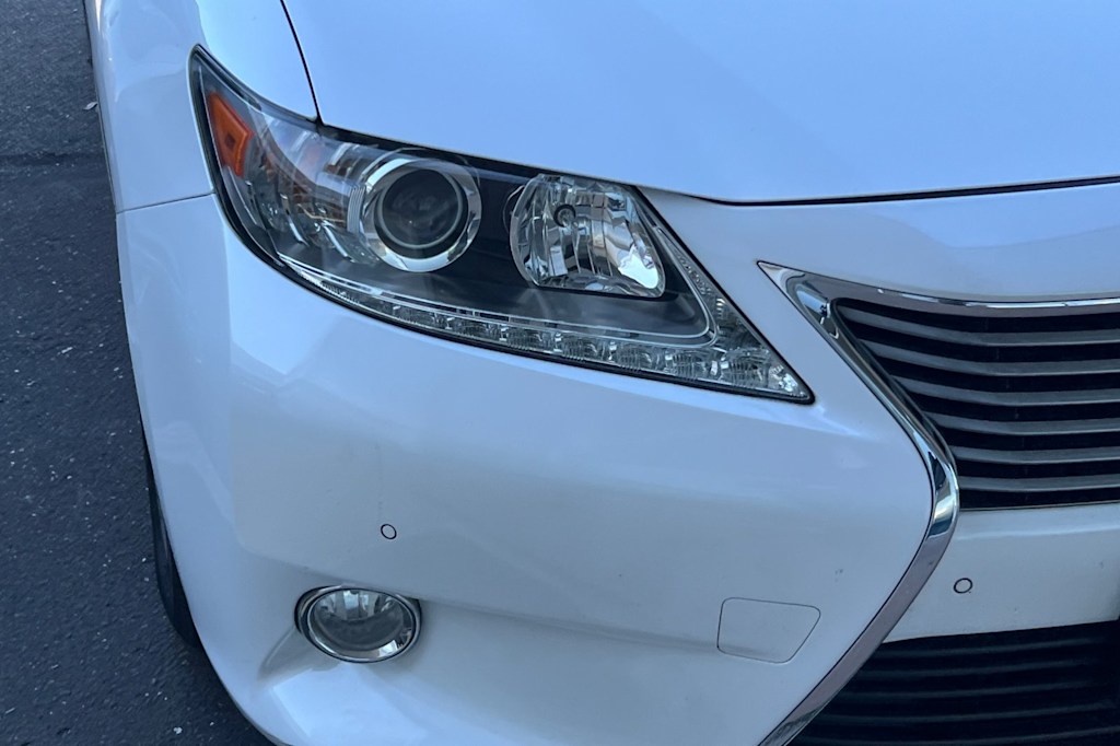 Thumbnail: 2014 Lexus ES - 14