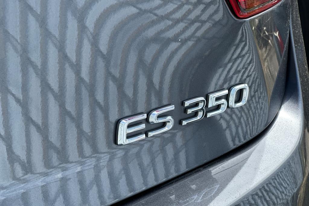 Thumbnail: 2014 Lexus ES - 22