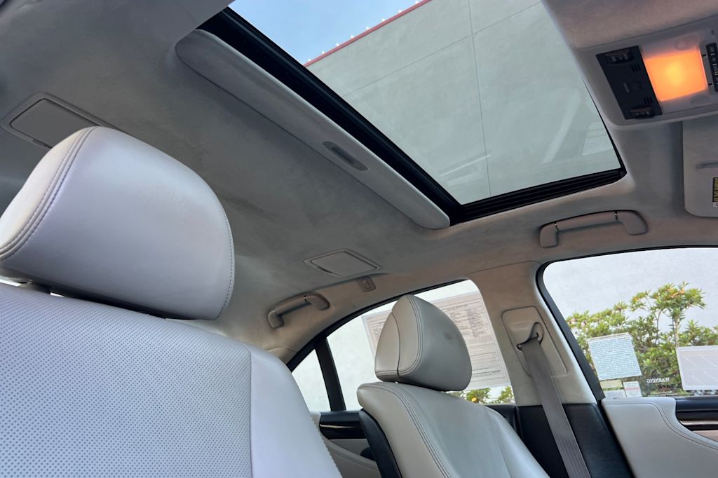 Thumbnail: 2014 Lexus LS - 23